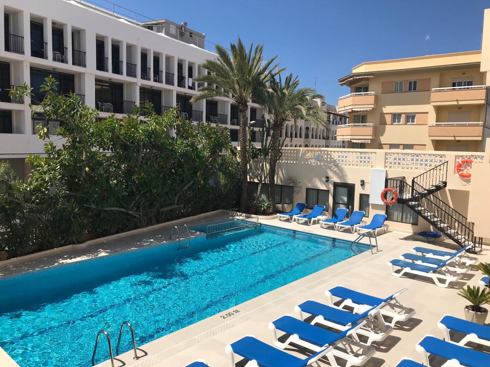 Apartamentos Jovial Sant Antoni de Portmany Екстериор снимка