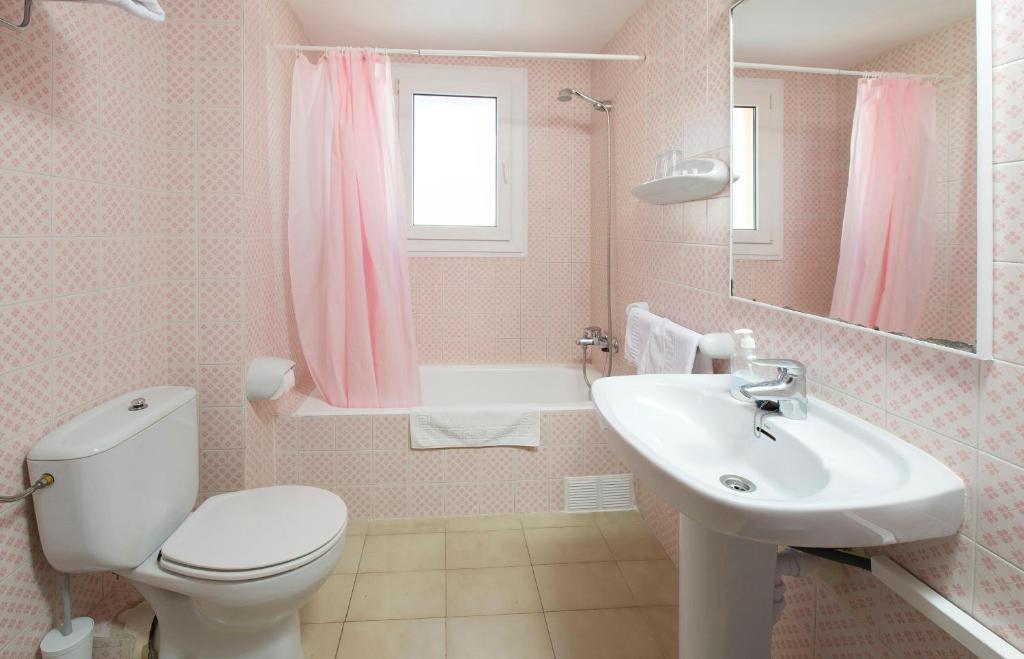 Apartamentos Jovial Sant Antoni de Portmany Стая снимка