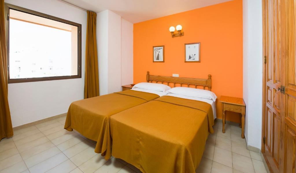 Apartamentos Jovial Sant Antoni de Portmany Стая снимка