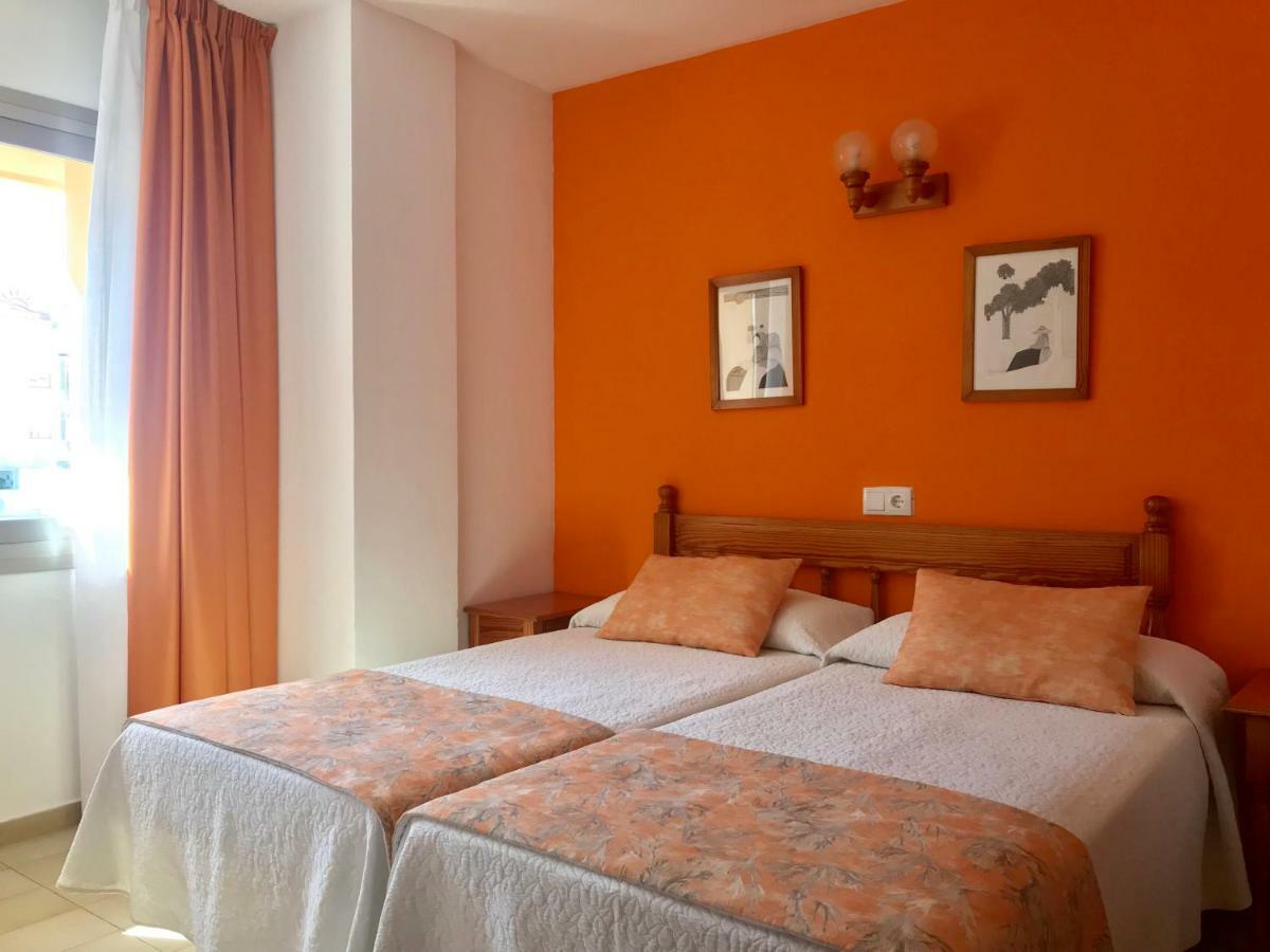 Apartamentos Jovial Sant Antoni de Portmany Екстериор снимка